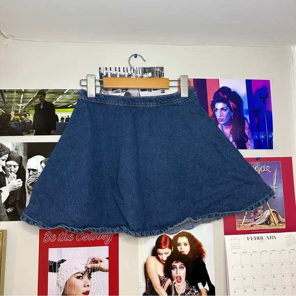 American Apparel Skater Skirt - Picture 3 of 4